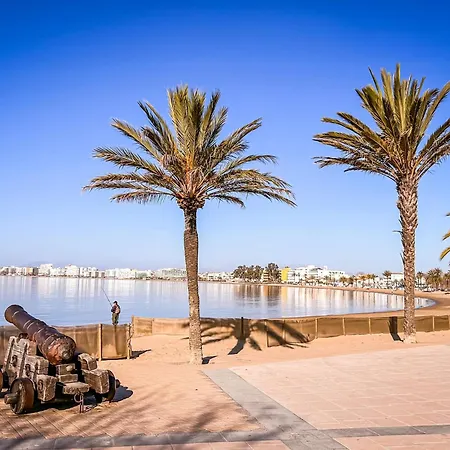 In Near Platja De روساس