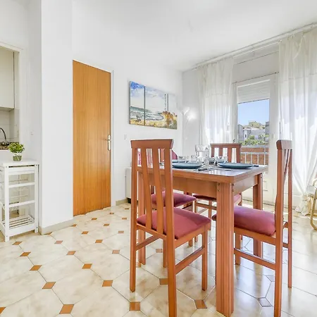 Apartment With Communal Pool Roses